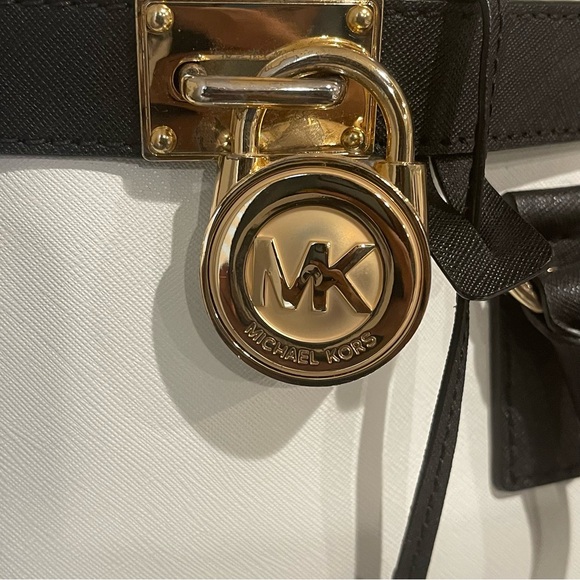 Michael Kors Hamilton Large Tote Bag - Picture 6 of 16